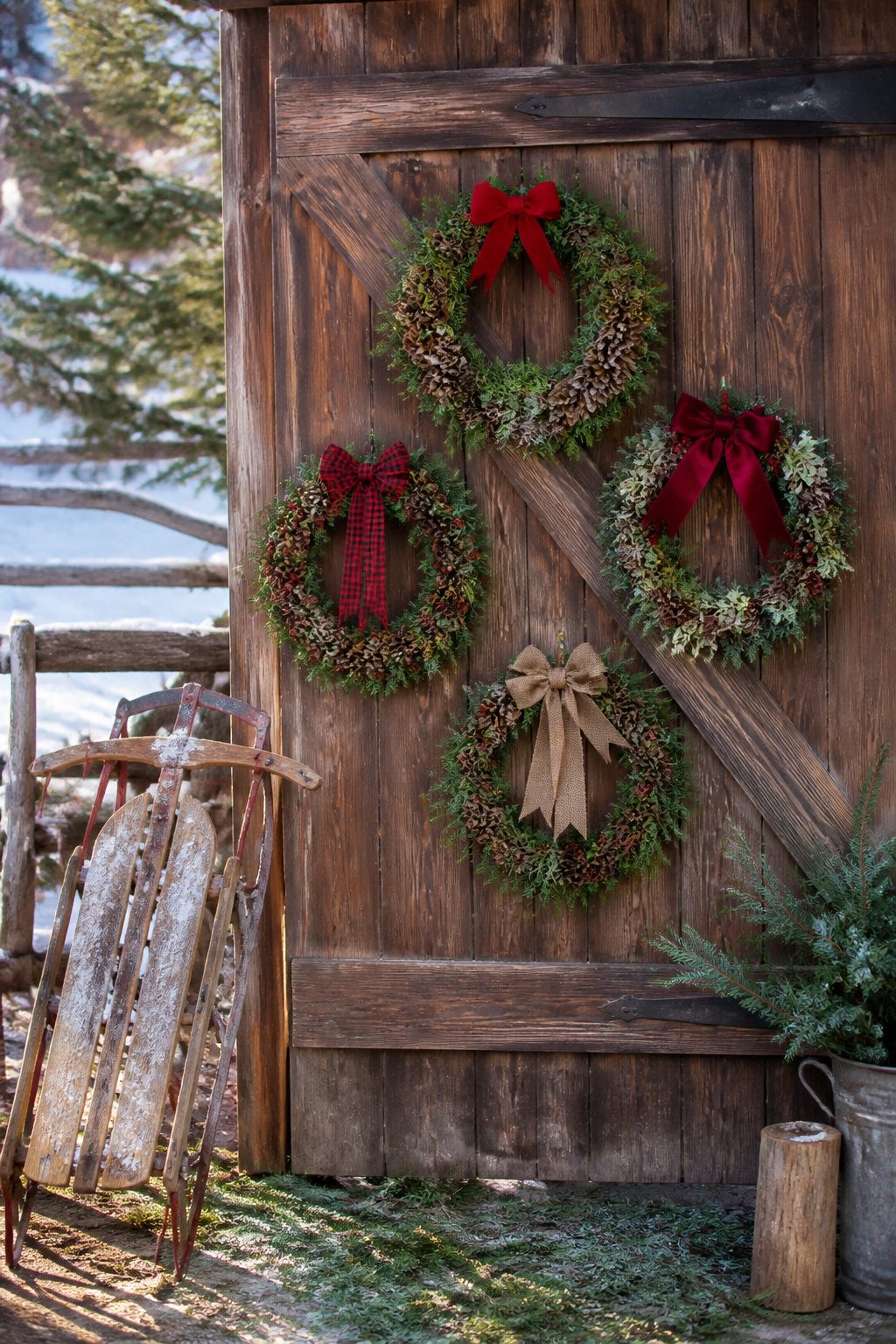 10 DIY Outdoor Christmas Decorations for 2026 8 DIY Christmas wreaths made from cardboard rings and fresh greenery.